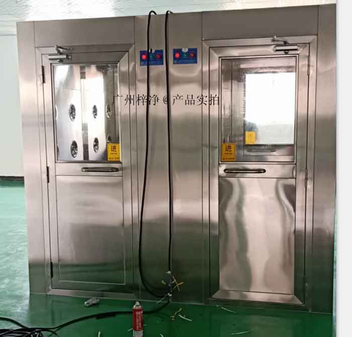 風(fēng)淋室維護(hù)保養(yǎng)對于確保潔凈度和生產(chǎn)效率至關(guān)重要 風(fēng)淋室維護(hù)保養(yǎng)對于確保潔凈度和生產(chǎn)效率至關(guān)重要