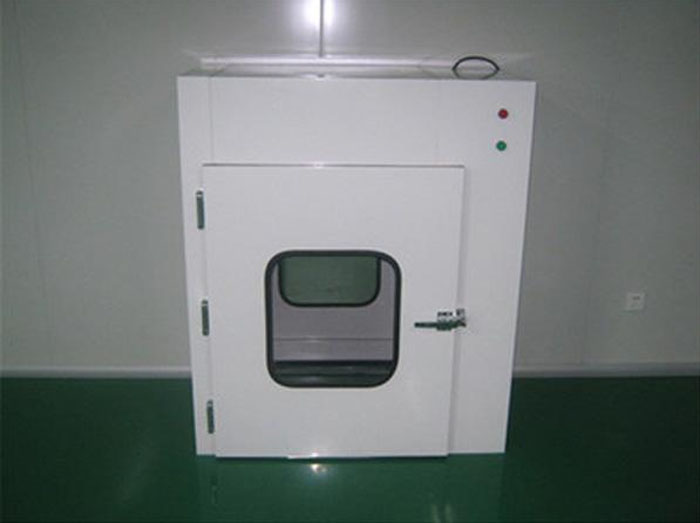 落地式傳遞窗在物料進出潔凈區，必須嚴格與人流通道分開，由生產車間物料專用通道進出。