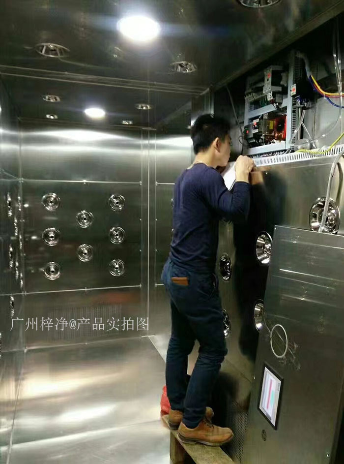 檢查風(fēng)淋室控制器是否損壞,按鈕是否失靈。 檢查風(fēng)淋室控制器是否損壞,按鈕是否失靈。