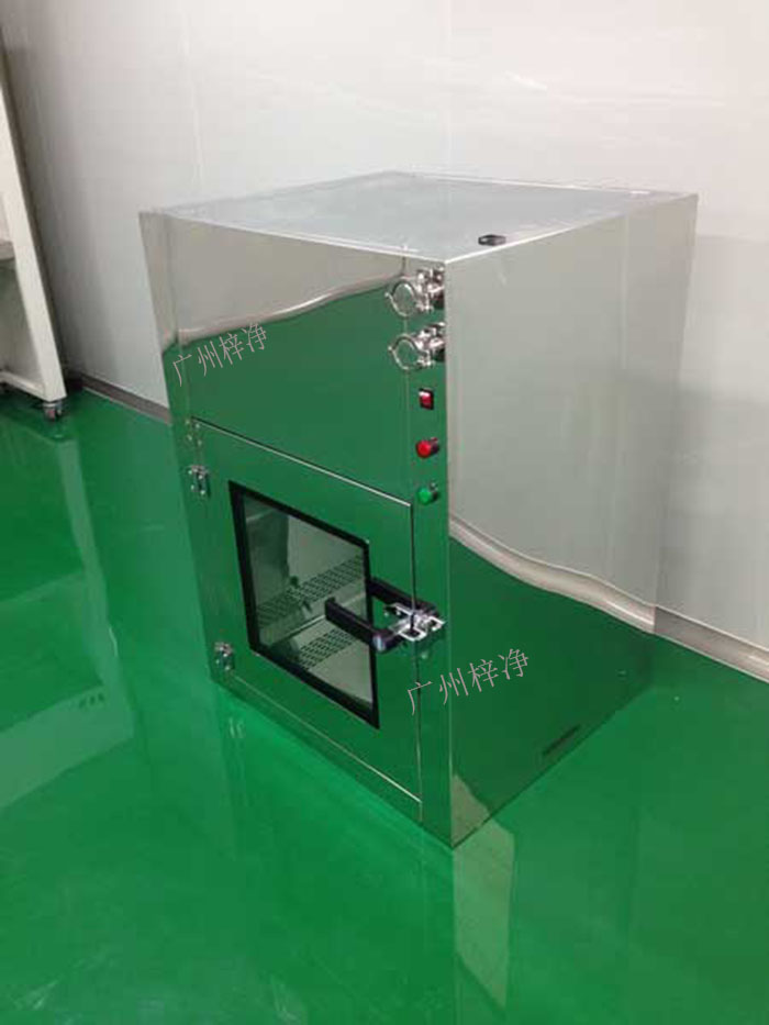 傳遞窗的尺寸應根據車間的具體需求而定，一般應大于操作人員的身體尺寸，確保操作空間。